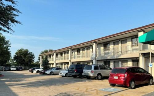 CROSSTIMBERS INN — photo 1
