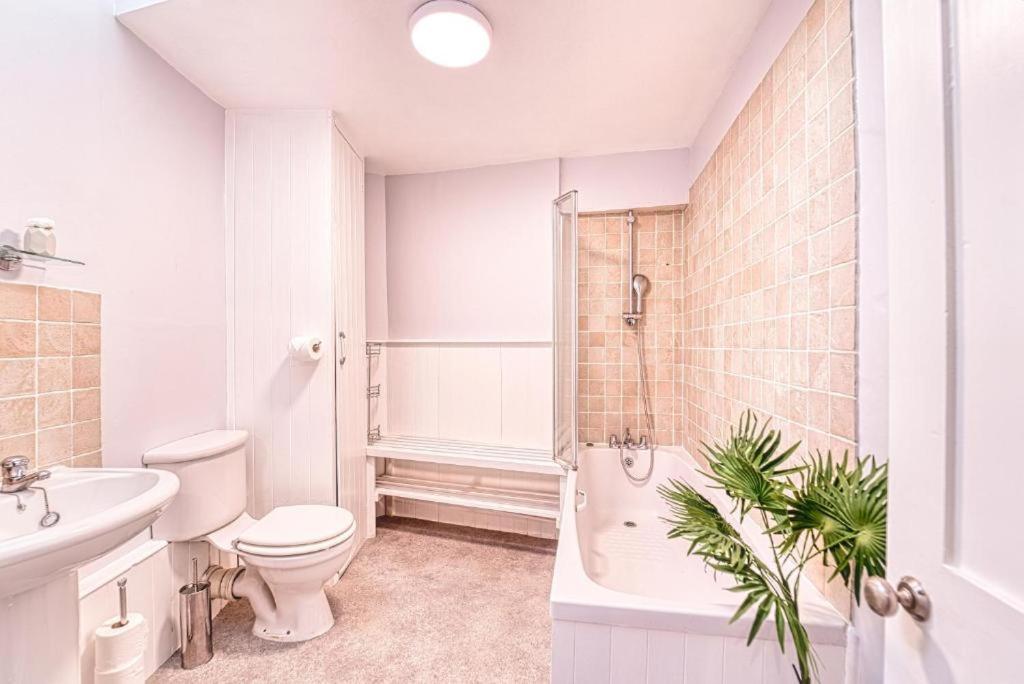 The Stylish Gem of Bath - Sleeps 10 - 2