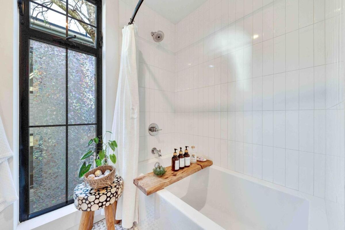 Designers Home near DT w Pool - 2