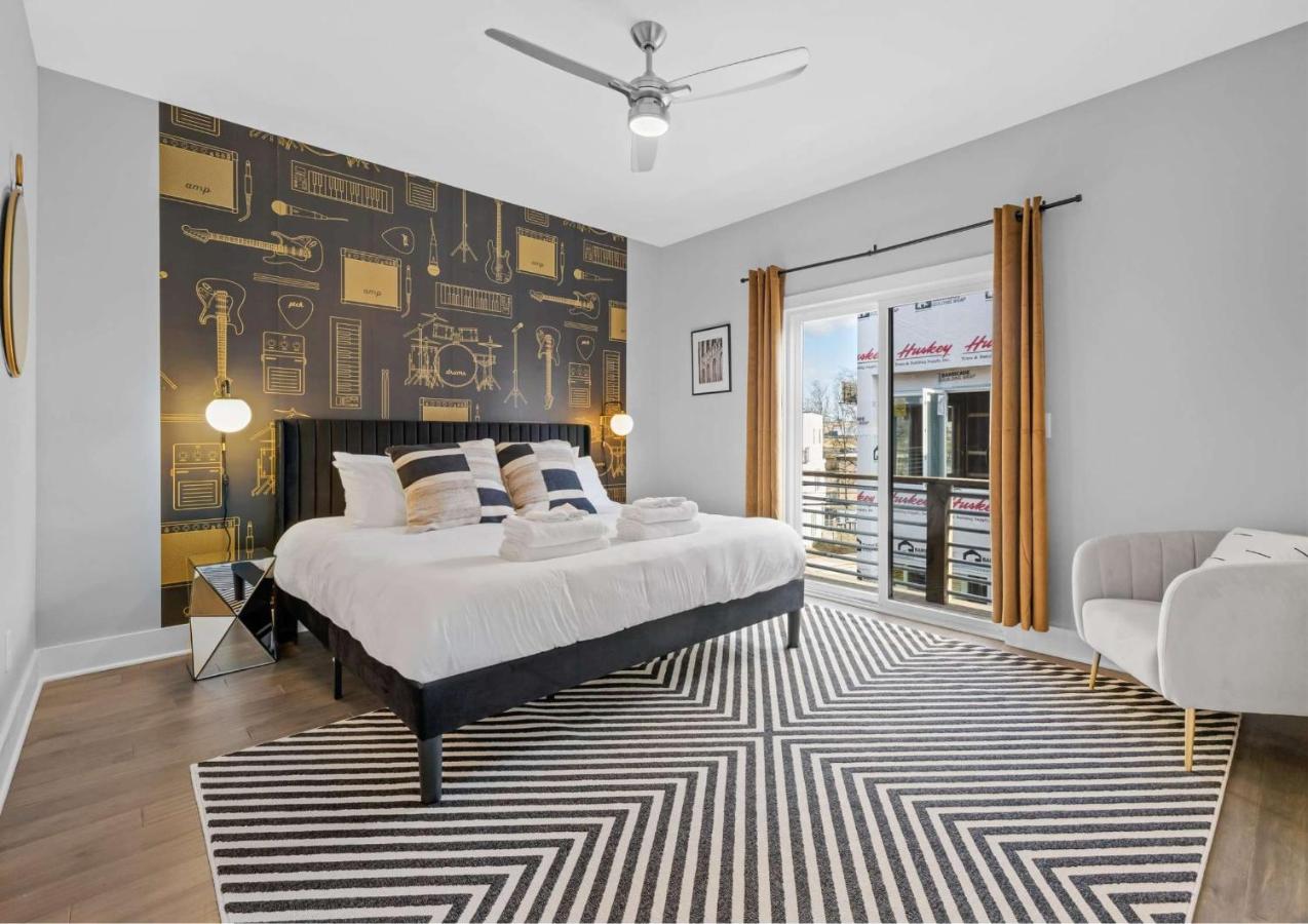 5 mins to DT ~Gameroom ~ Balcony~Sleeps 10~Karaoke - 3