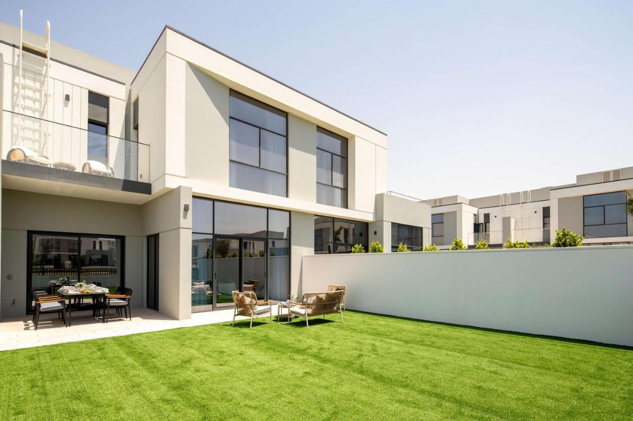 Frank Porter - Murooj Al Furjan West