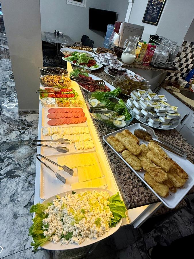 Crowned Exclusive Hotel - 4