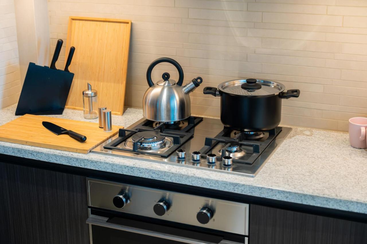 Elite Escape Holiday Home - 2 BHK Getaway with Dubai Mall Access - 1503 - 5