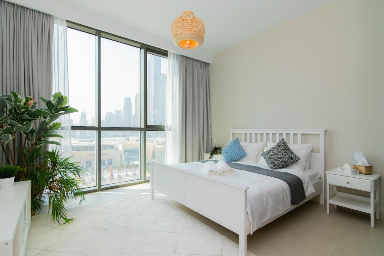 Elite Escape Holiday Home - 2 BHK Getaway with Burj Khalifa View and Dubai Mall Access - 1507 - 2