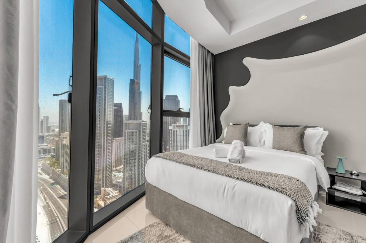 Panoramic Burj Views, Famous Infinity Pool, Balcony Mini Golf - Paramount Midtown - 3