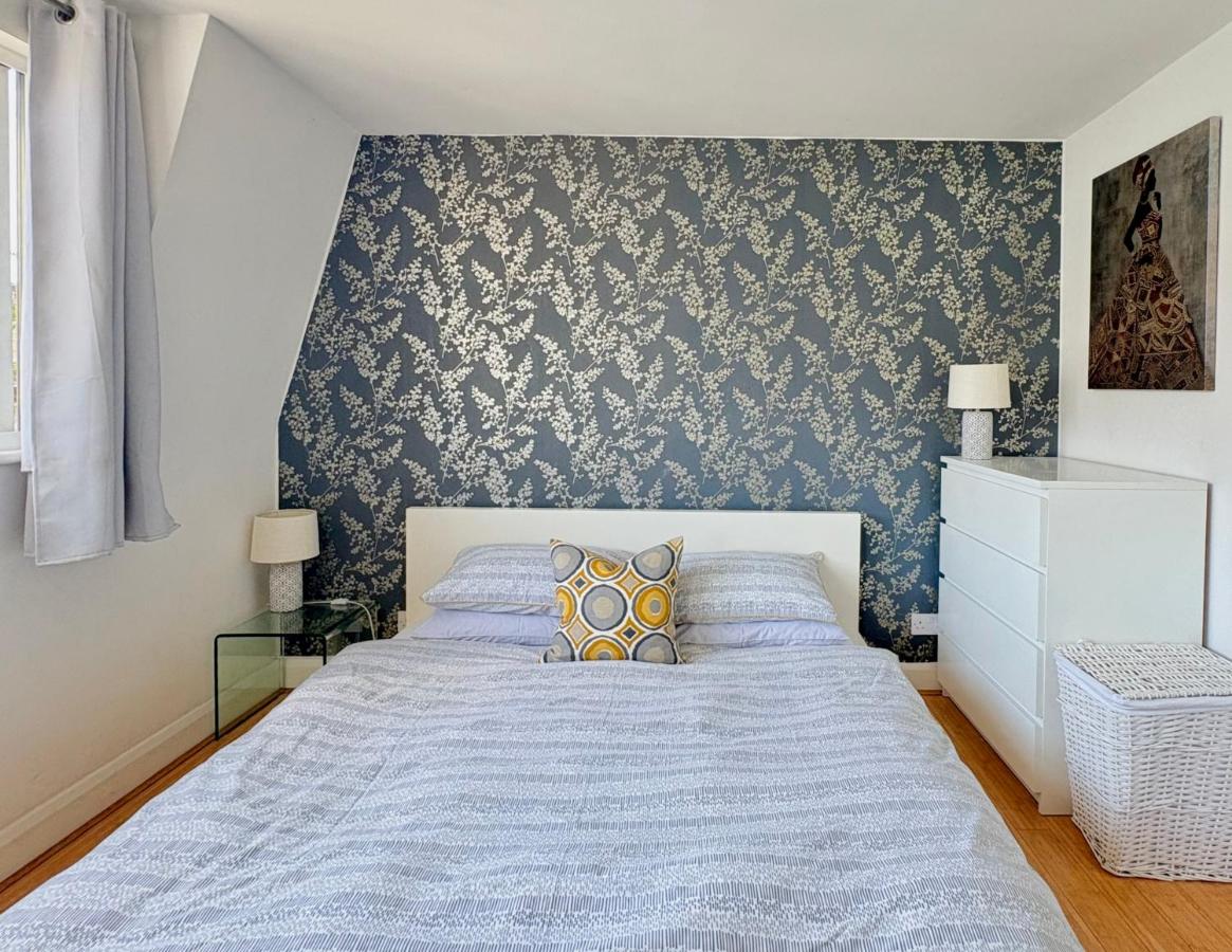 Bright 1 Bedroom Central London - 2