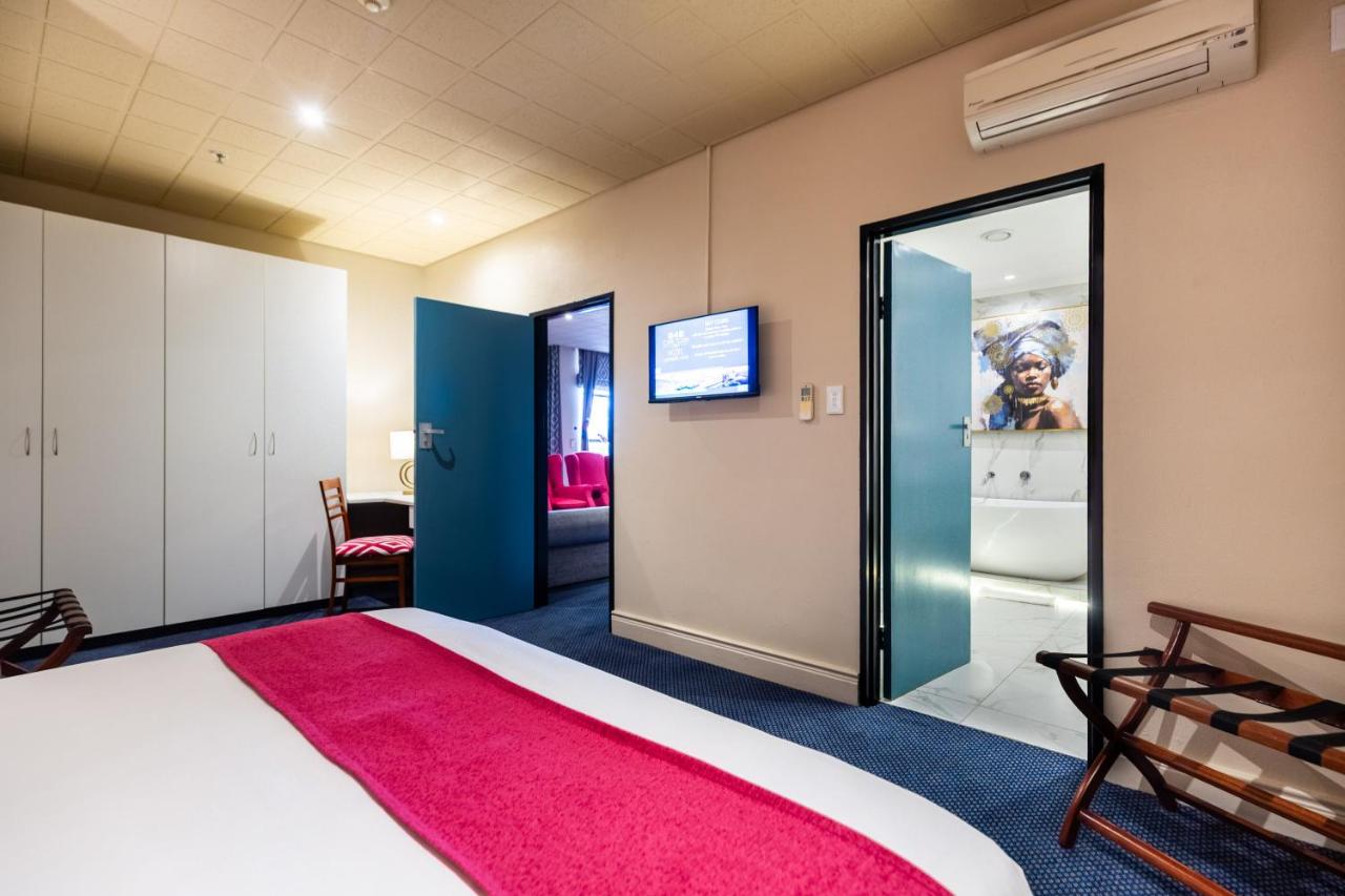 Cape Town Lodge Hotel - 3