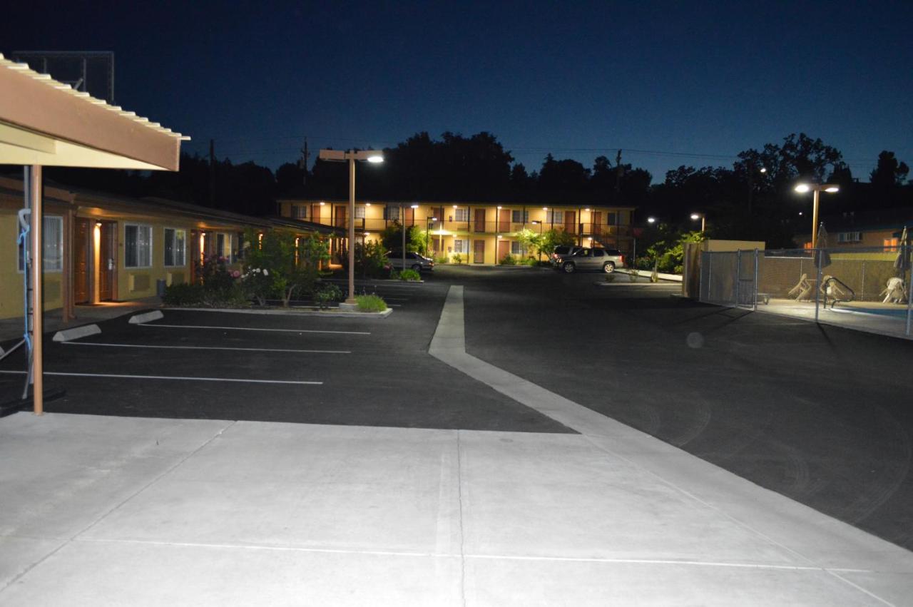 Budget Inn — photo 15