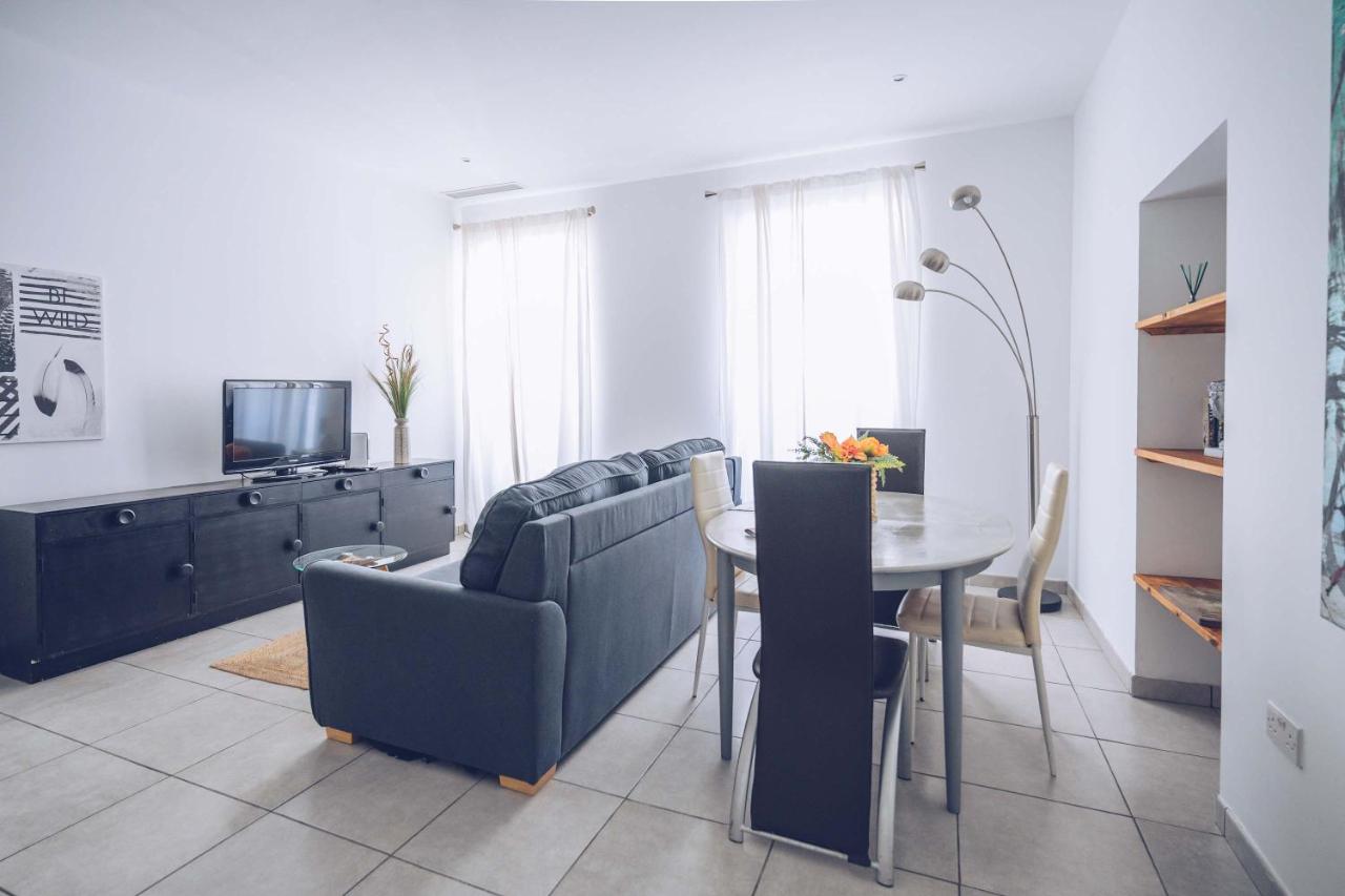 2BR in the Zoko contemporary and convenient