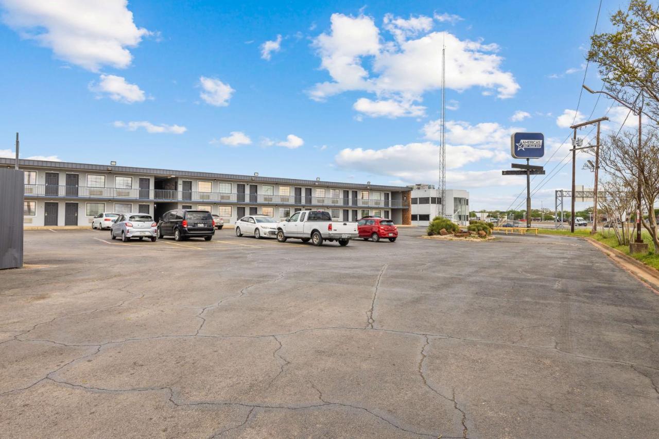 Americas Best Value Inn Fort Worth/Hurst — photo 16
