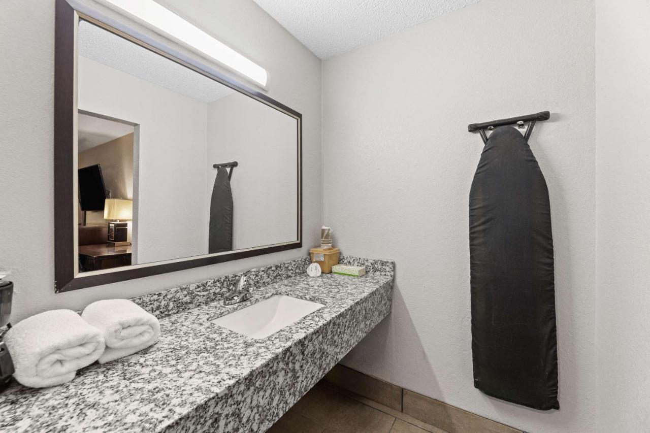 Americas Best Value Inn Fort Worth/Hurst — photo 3