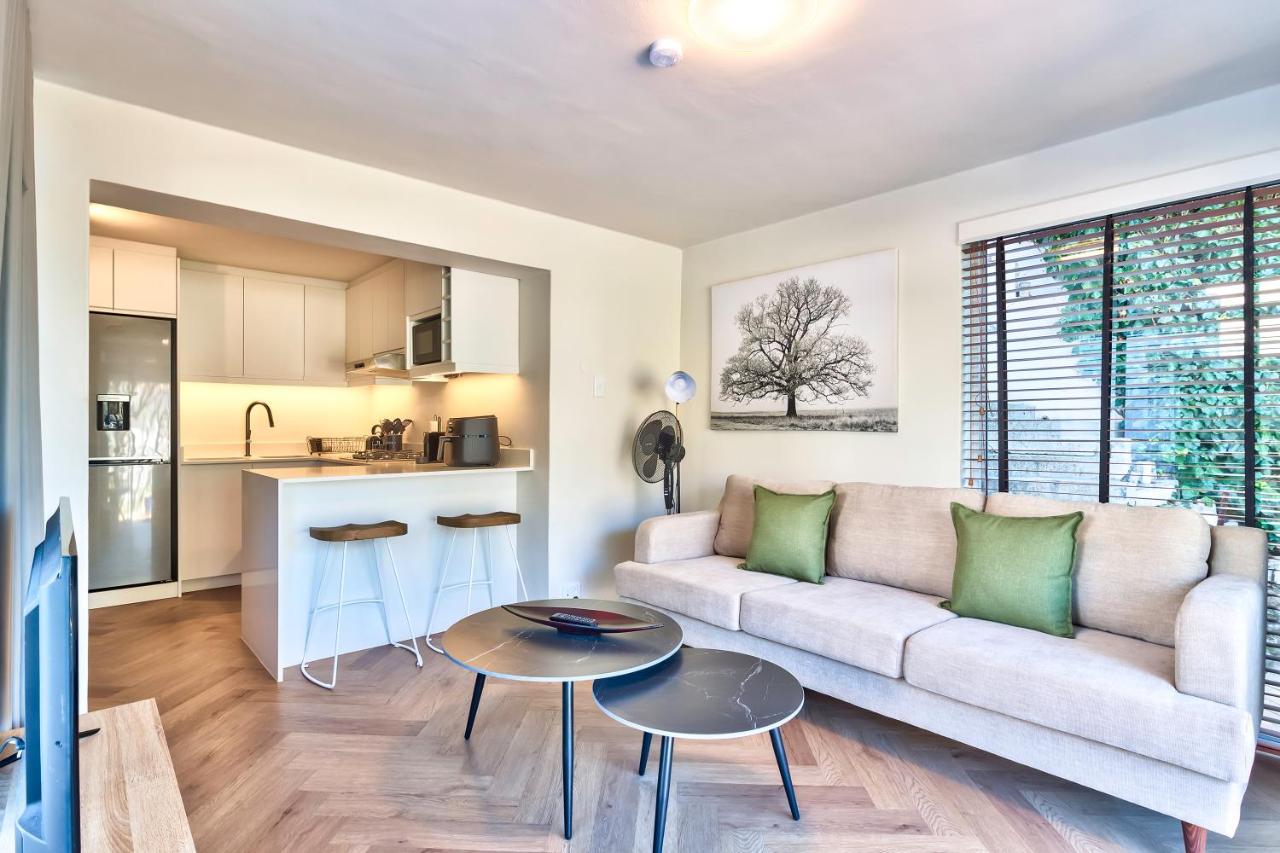 Spectacular 1 bed Apartment - 5