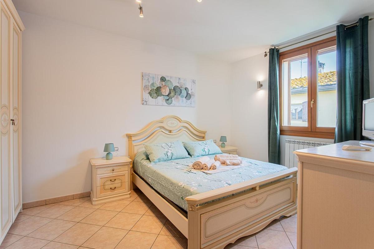 Oasi in Prato private parking - 2