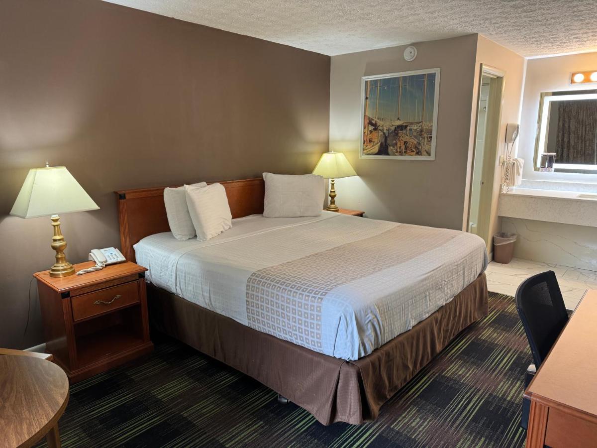 South Shore Inn — photo 18