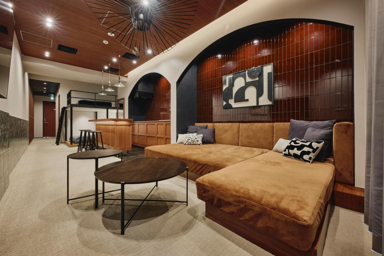 illi Enu Yotsuya - 2