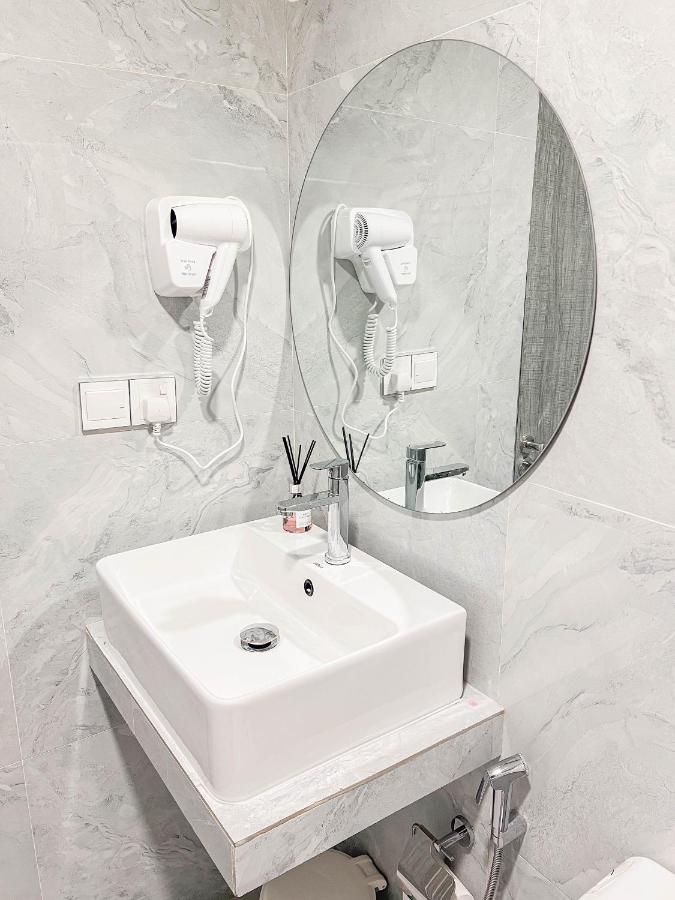 Aquatic Mathiveri - 3