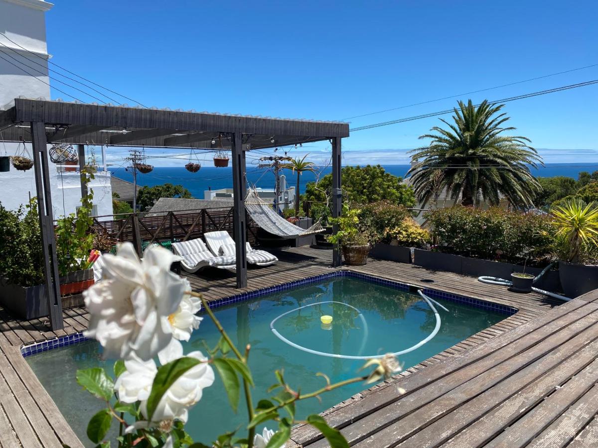 Villa Paradiso, Luxurious 8-Unit Escape in Bakoven, Camps Bay ! - 3