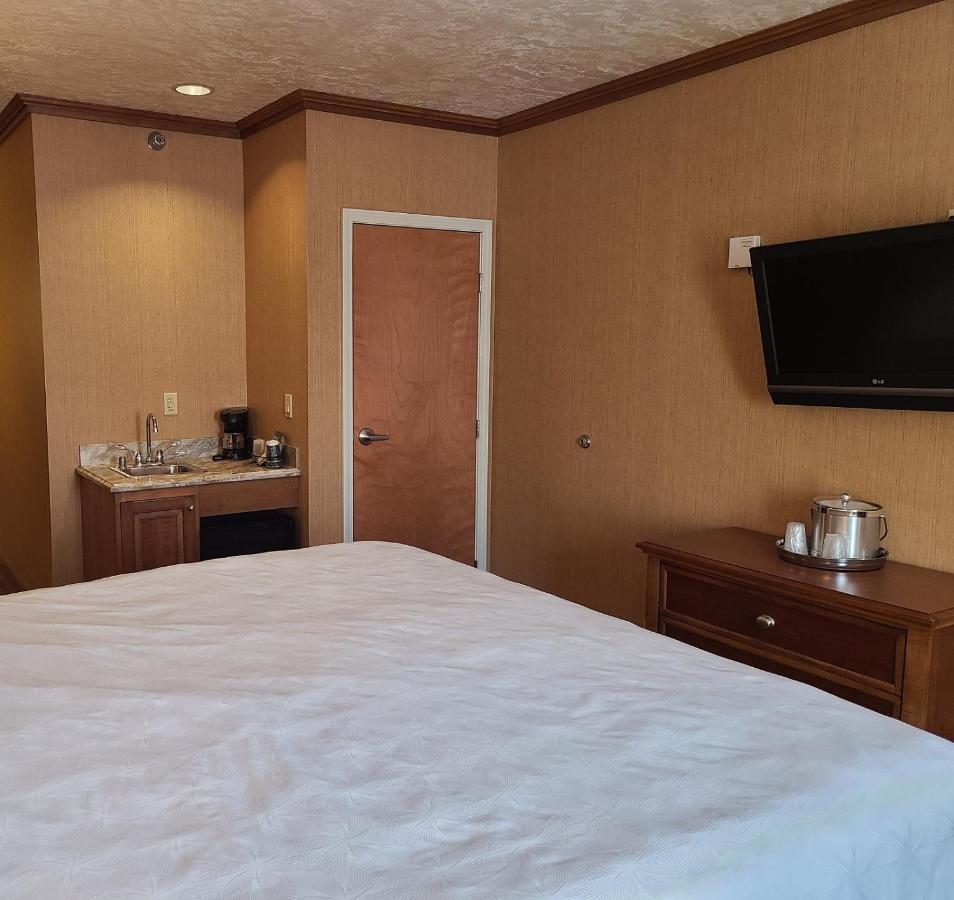 Mineral Palace Hotel & Gaming — photo 24