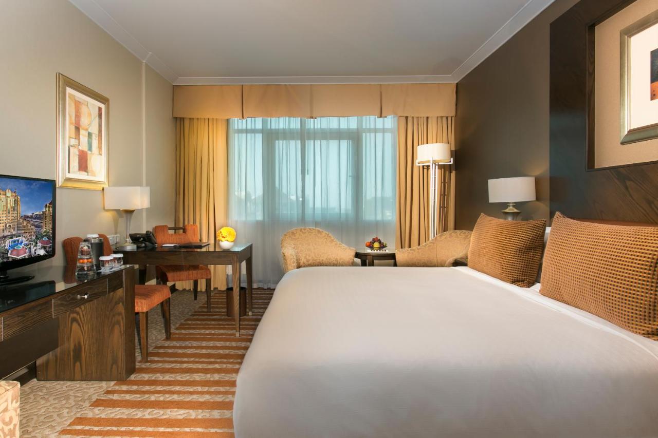 Swissôtel Al Murooj Dubai photo