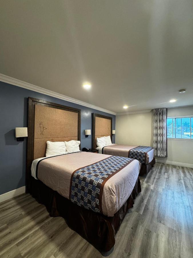 Friendship Motor Inn - 2