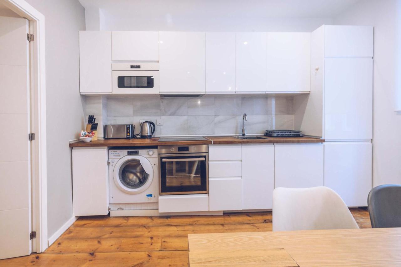 Stunning 2-BR Apartment in The Nook with Lift Access and Prime Central Location