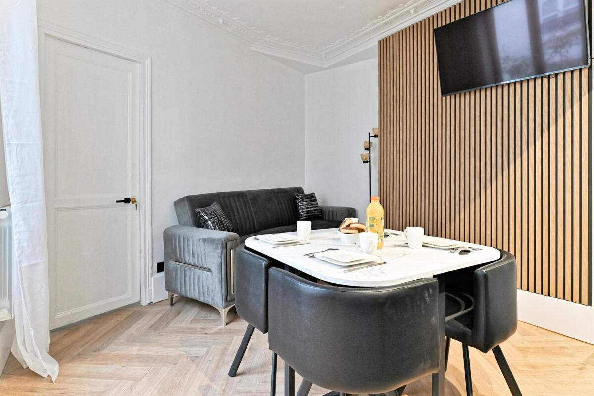 Modern Paris Moulin Rouge Apartment - 5