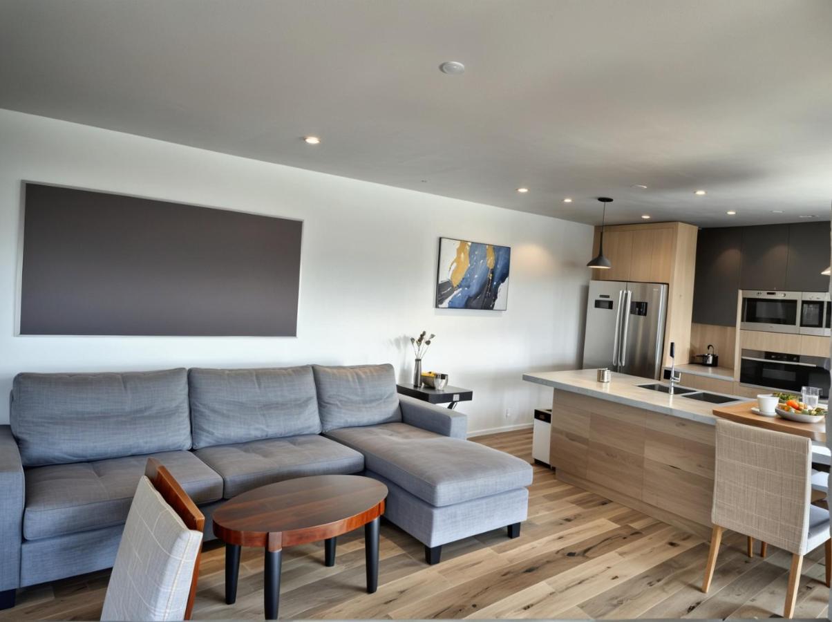 Hollywood Homes Minutes to Everything Spacious AND Free Parking — photo 19