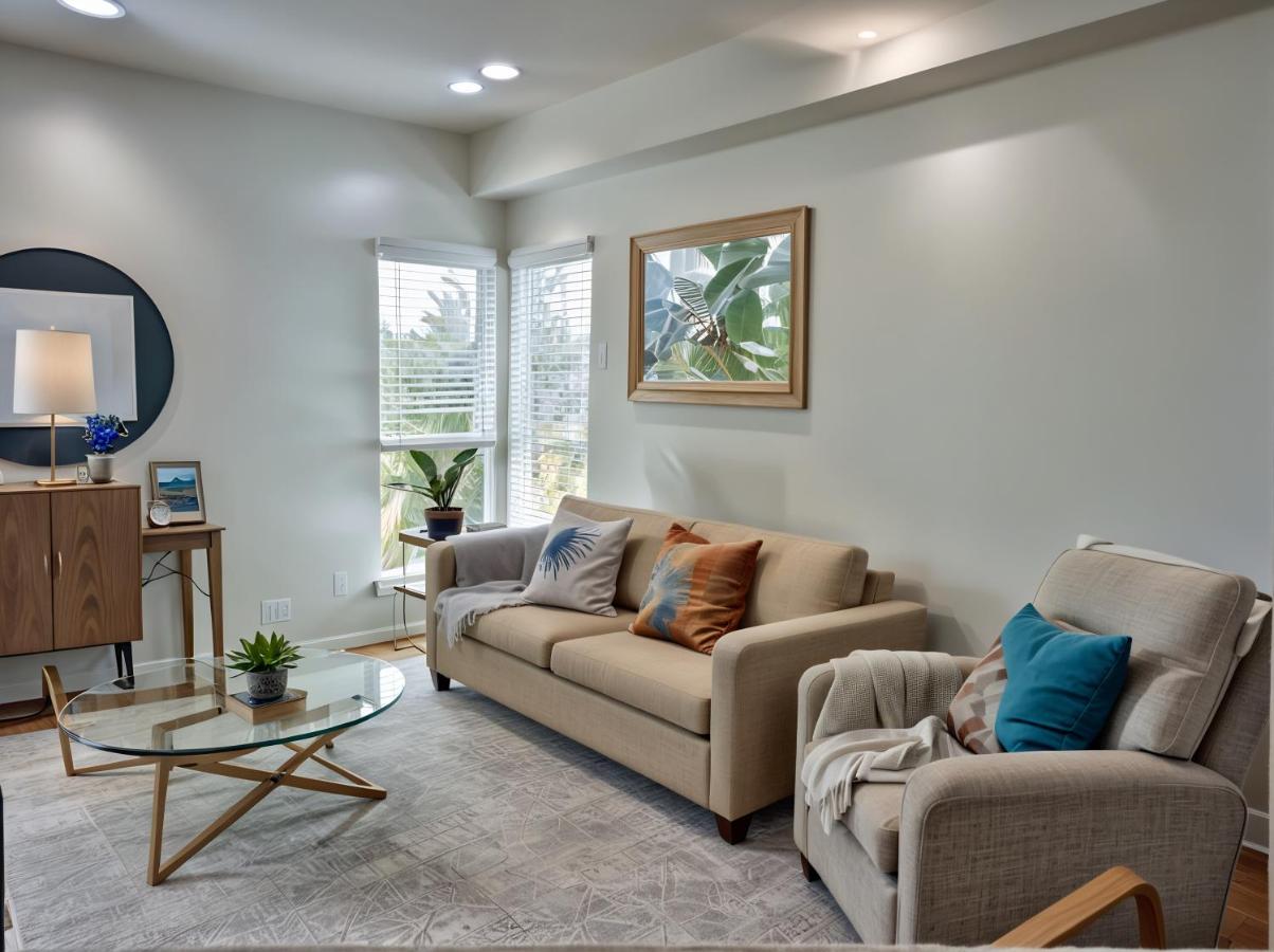 Hollywood Homes Free parking close to all things LA - 3