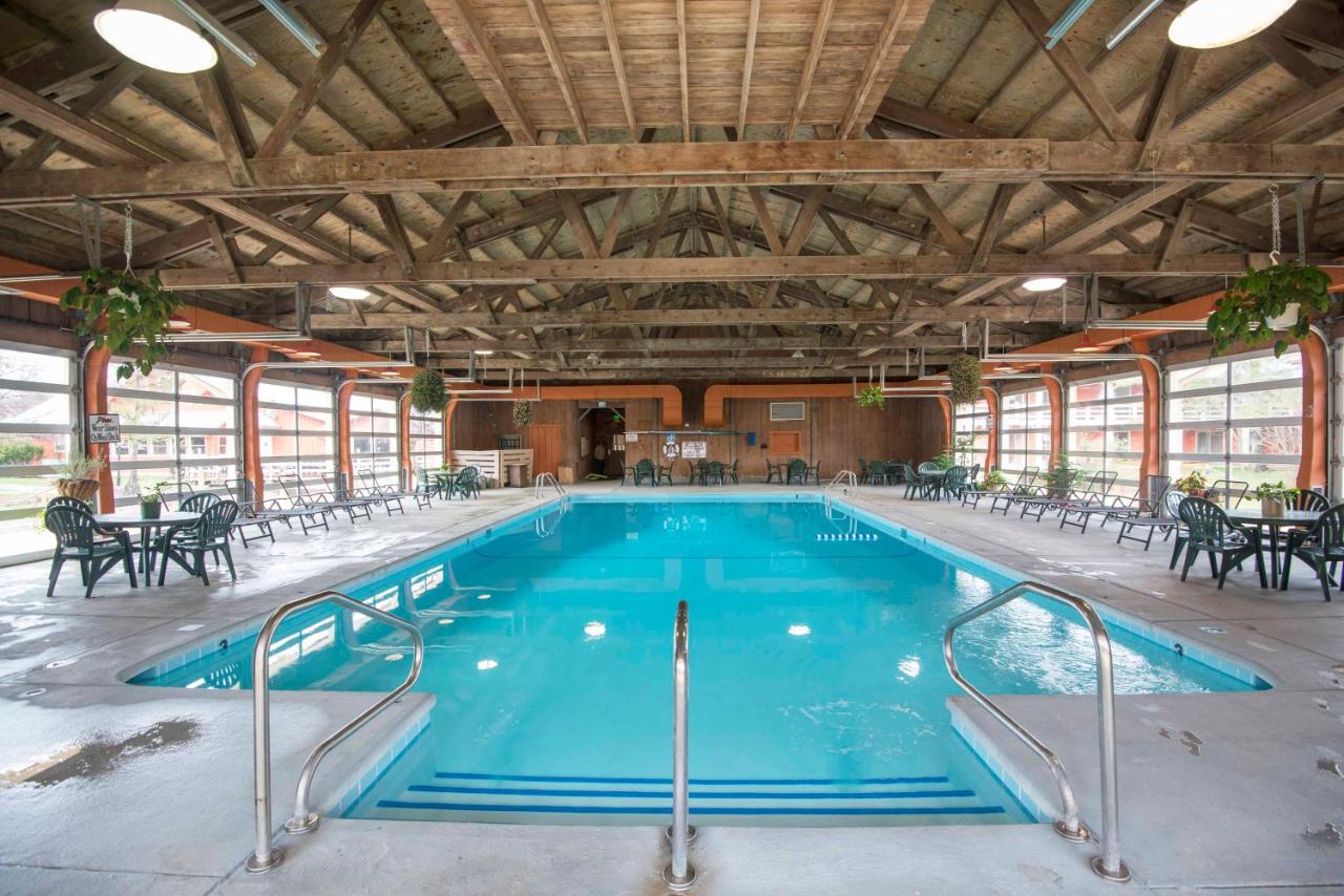 Heated swimming pool: Brown County Inn