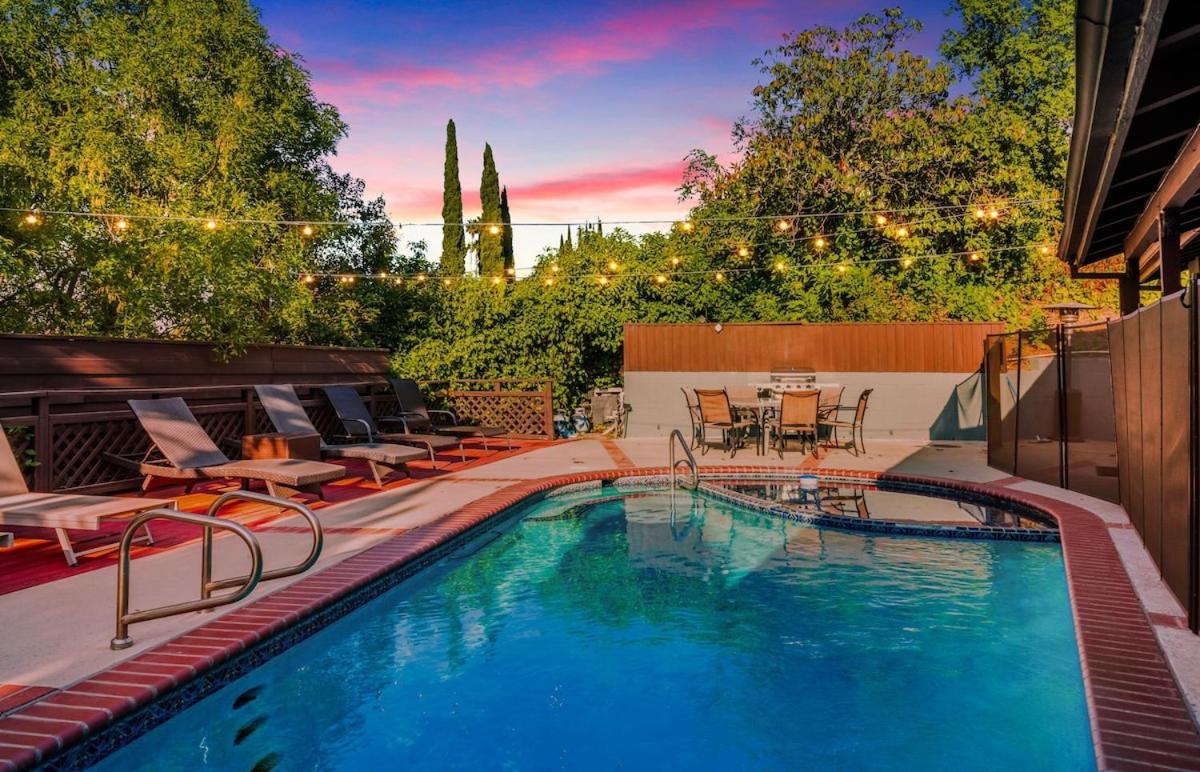 Mulholland Drive with Spa & Game Room