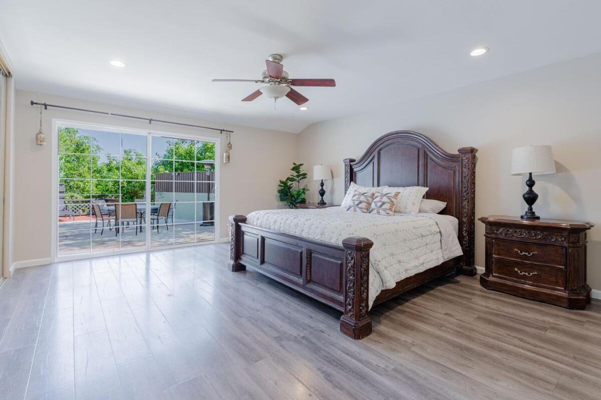 Mulholland Drive with Spa & Game Room - 2