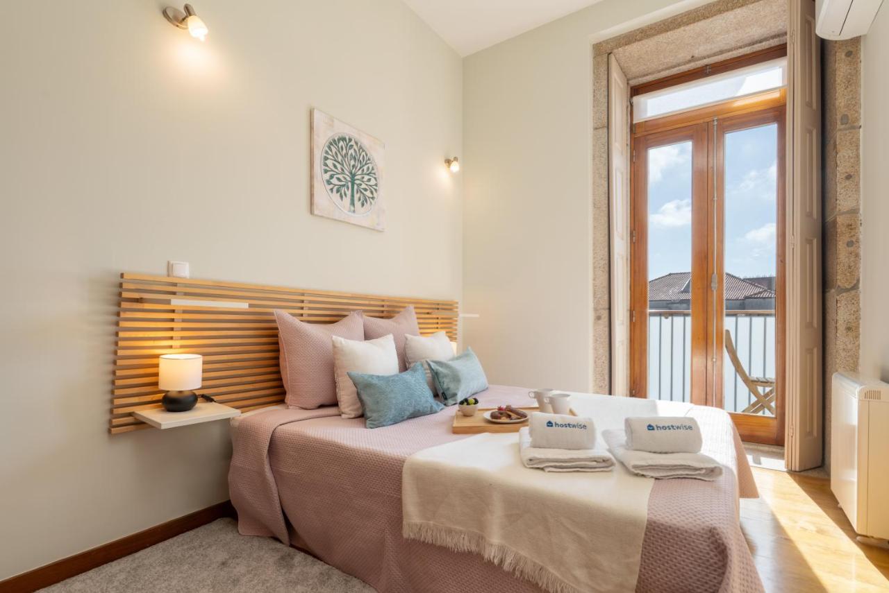 HostWise - Stylish Flat with Balcony - 2