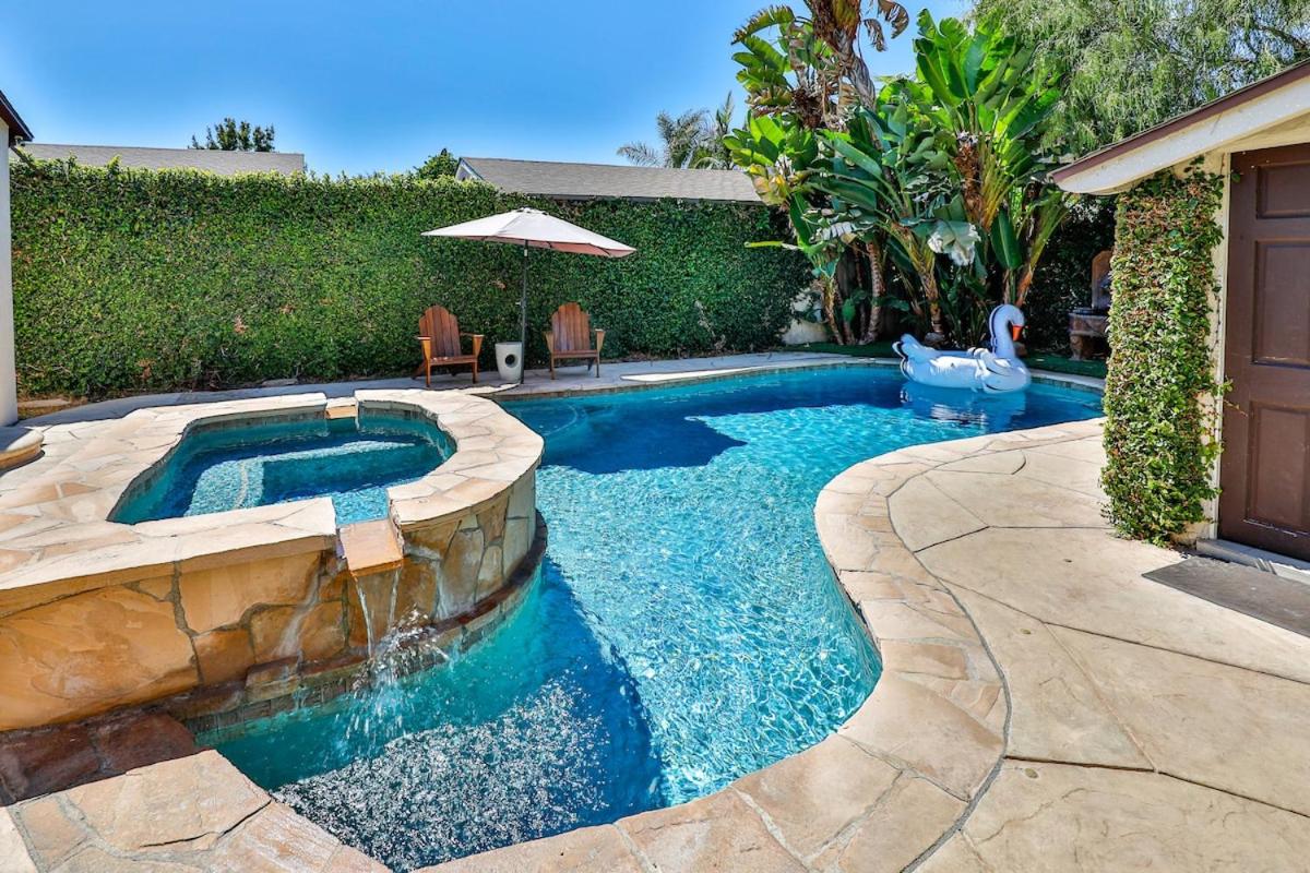 City Paradise Saltwater Pool-Spa and Ping-Pong