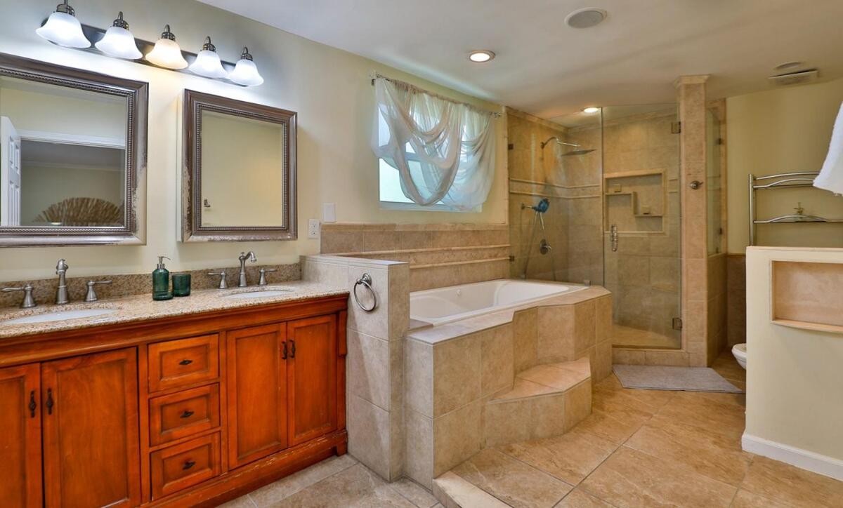 City Paradise Saltwater Pool-Spa and Ping-Pong - 3