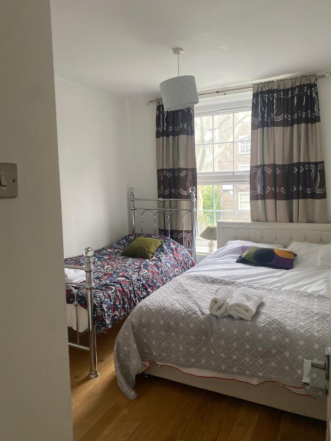 3 Bed Flat - Sleeps 6 - Parking - Wifi