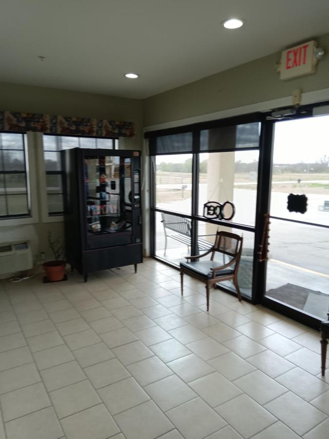 HiWay Inn Express Hotel & Suites — photo 9