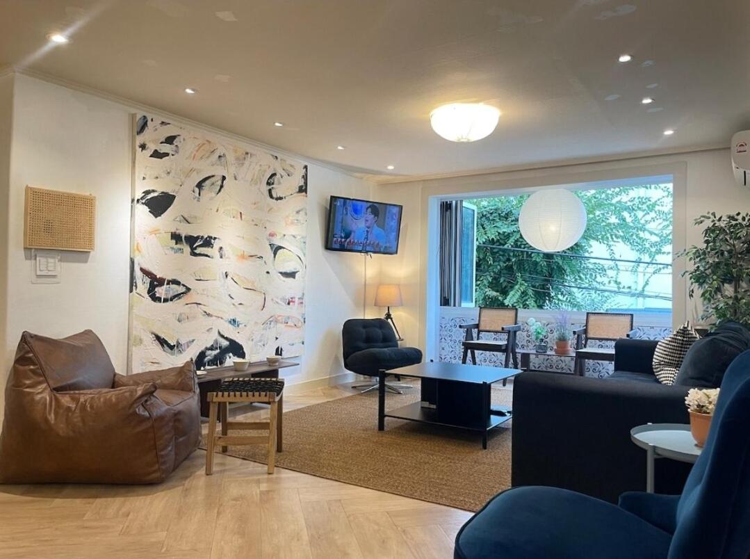 Iee Sang House Room 3, 4 queen beds #COEX #Plastic surgery #Hospital #Lotte World #Free parking #Family #Friends