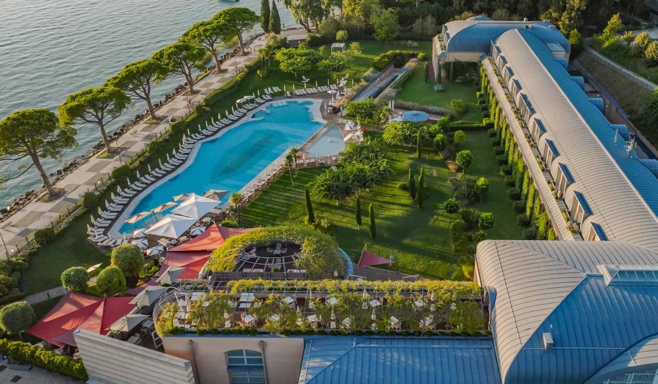 For tips on where to stay in Lake Garda, check out our list of favourite 4 and 5 star luxury hotels in Lake Garda plus cool resorts on the lake for R&R. #lakegardahotels #italy | 5-star Luxury Hotels In Lake Garda | Top Hotels Lake Garda Lago di Garda Luxury Hotels | Lake Garda Hotels 4 Star | Lake Como Hotels 5 Star | Best Hotels On Lake Garda | Luxury Lake Garda Hotels | Luxury Hotels Lake Garda | Sirmione Lake Garda Hotels | Lake Garda Italy Hotels 5-star Luxury Hotels In Lake Garda | Top Hotels Lake Garda Lago di Garda Luxury Hotels | Lake Garda Hotels 4 Star | Lake Como Hotels 5 Star | Best Hotels On Lake Garda |