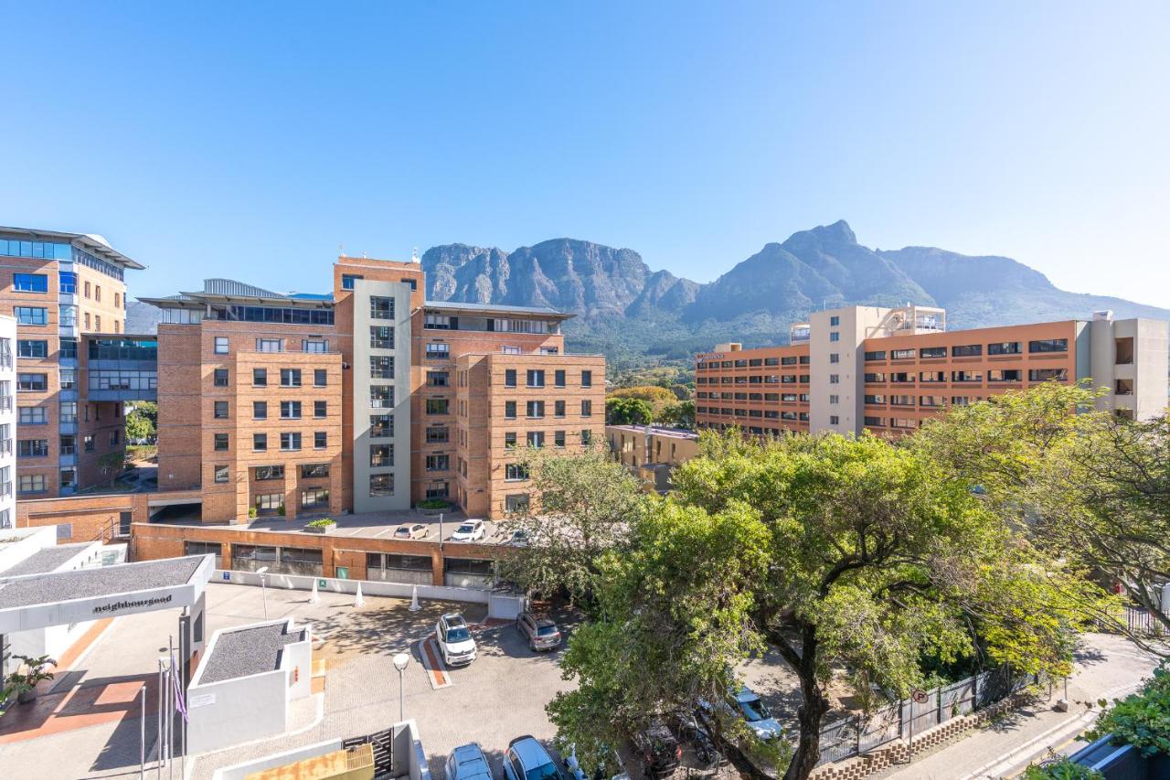 Newlands Peak Living Apartments - 4