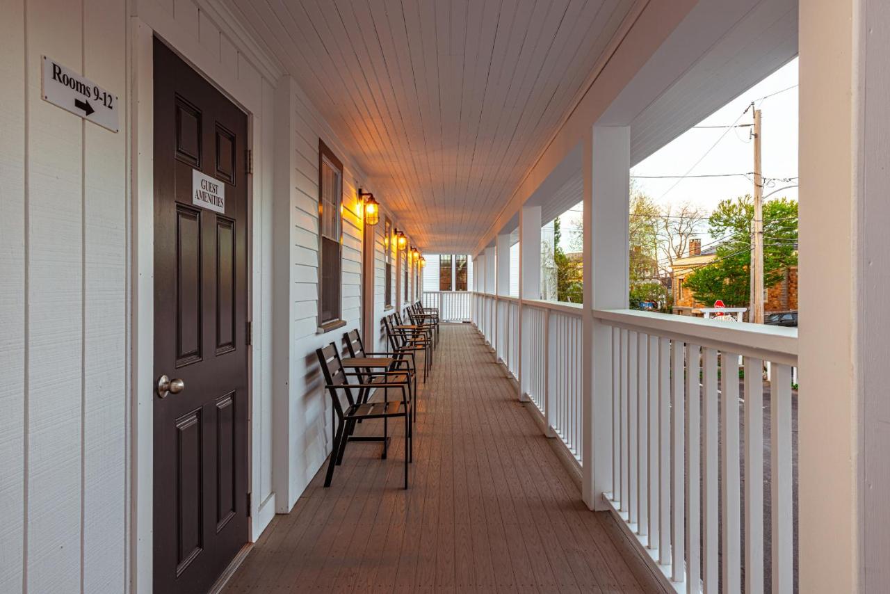 Eagle House Motel — photo 15
