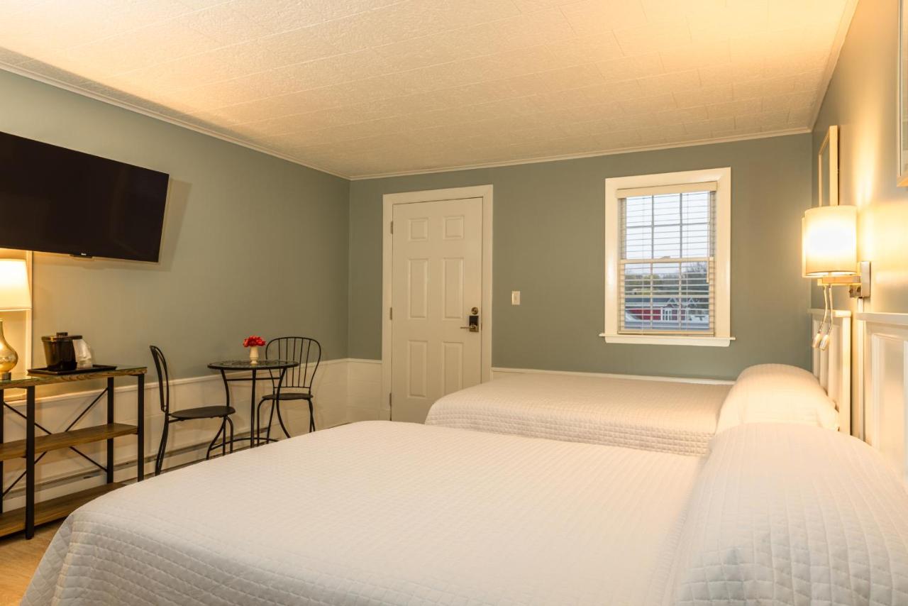 Eagle House Motel — photo 12
