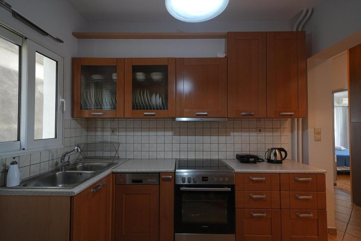 Family Flat for 4 next to the Flisvos Marina by Filos Inc - 5