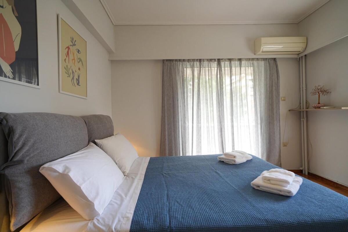 Family Flat for 4 next to the Flisvos Marina by Filos Inc - 3