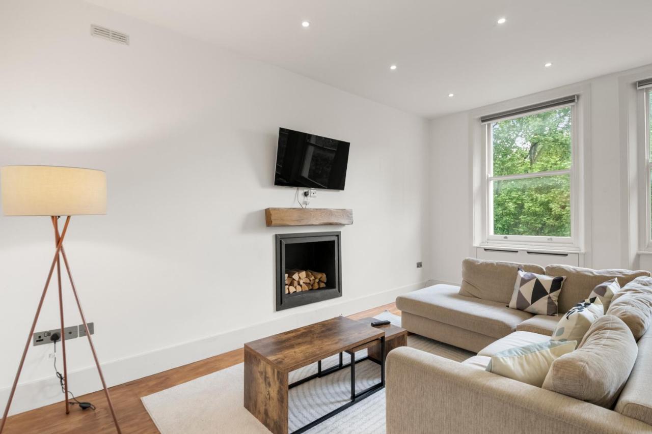 Prime 2 Bedroom Apt, Kensington Garden Square View - 5