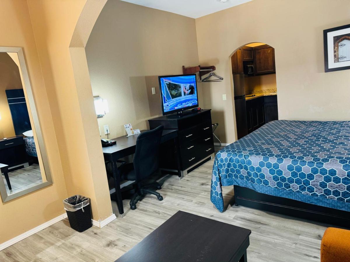 Executive inn and suites — photo 2