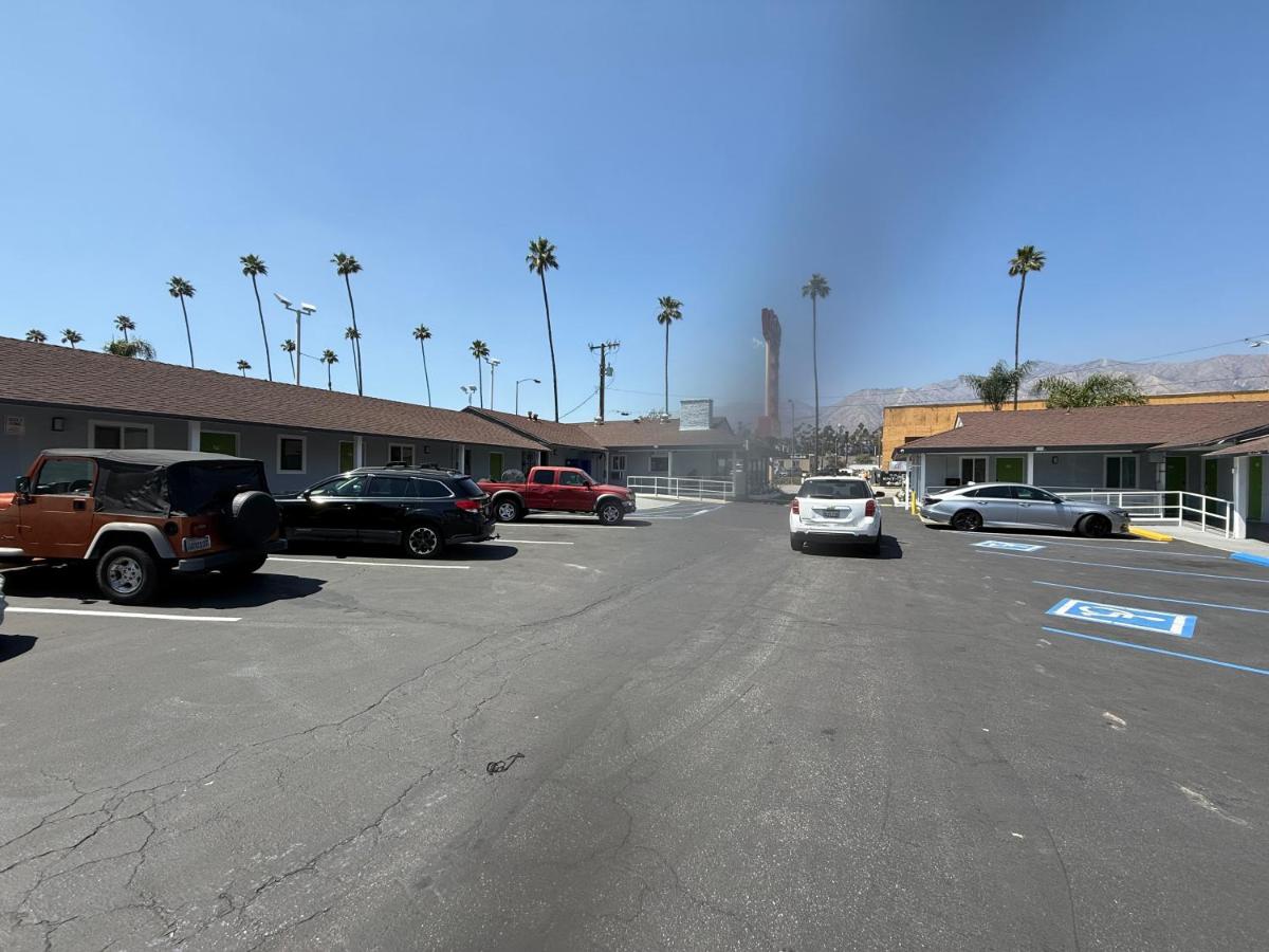 Hiway Host Motel — photo 12