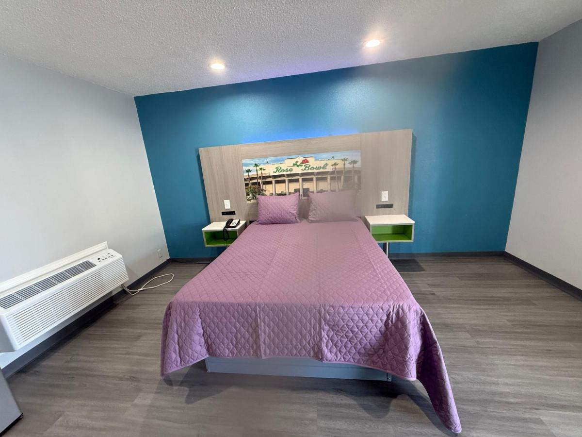 Hiway Host Motel — photo 15