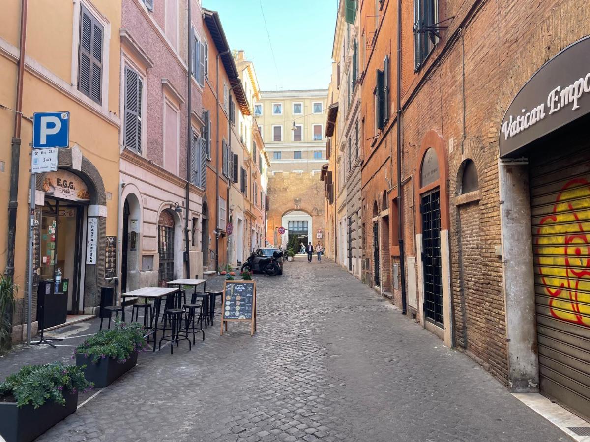 Divine Terrace Stylish Apartment St Peter Rome - 3