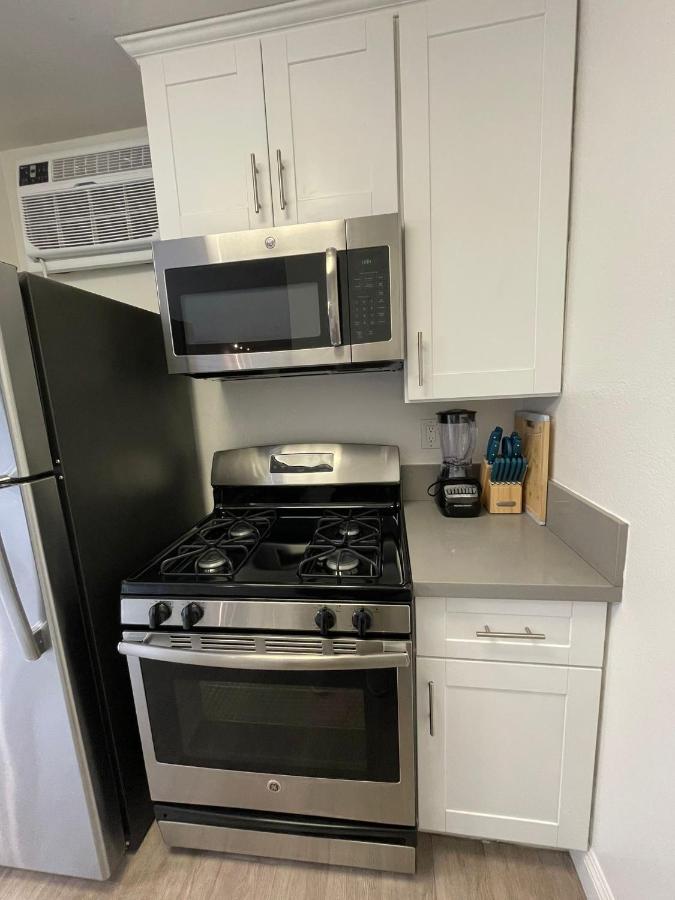 Hollywood Spectacular Loft FREE Designated parking - 4