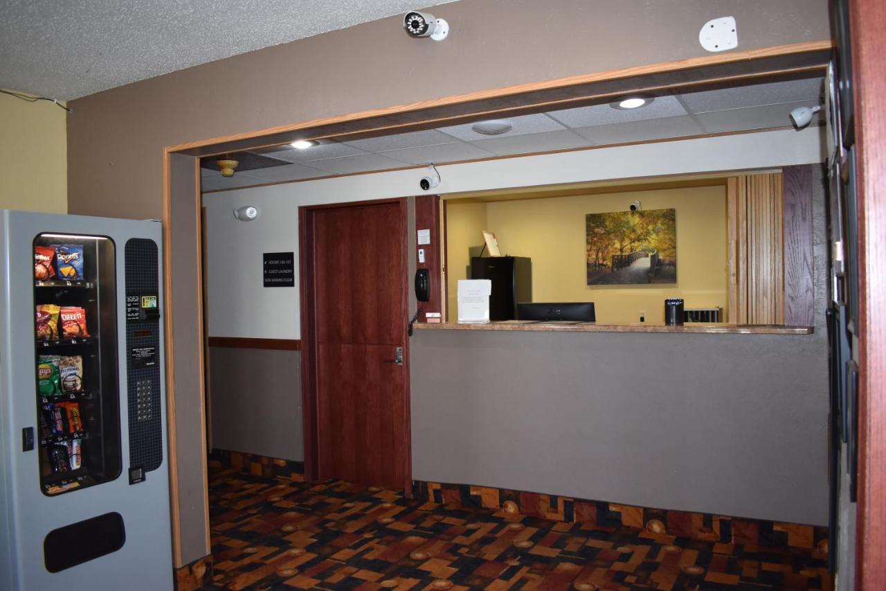 Heartland Hotel & Suites — photo 7